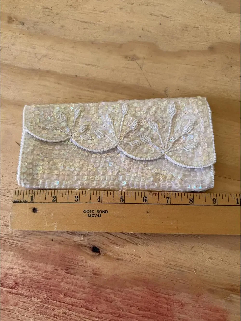 Elegant Vtg White La Regale Beaded and Sequined Clutch Purse